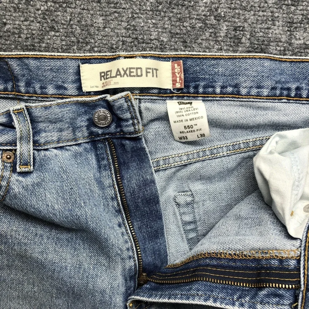 Levis 550 Jeans Mens 33x30 Light Wash Blue Relaxed Fit Tapered Denim Pants